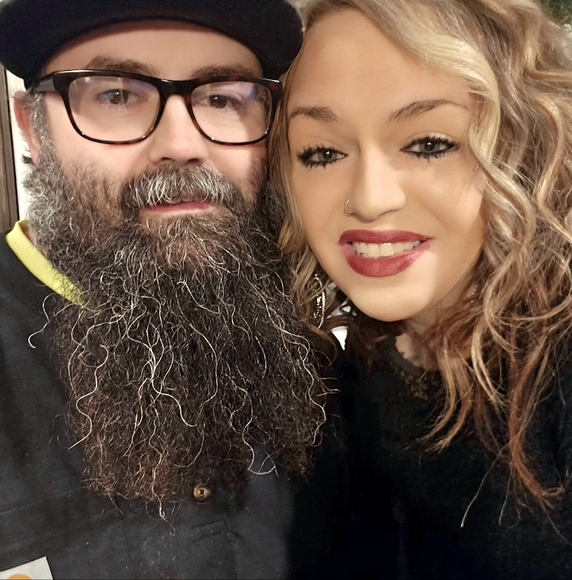 The tired Mama, Morgan 🖤 - Picture 2 of 2